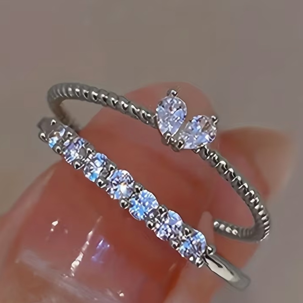 Elegant Silver Women's Ring with Clear Stones
